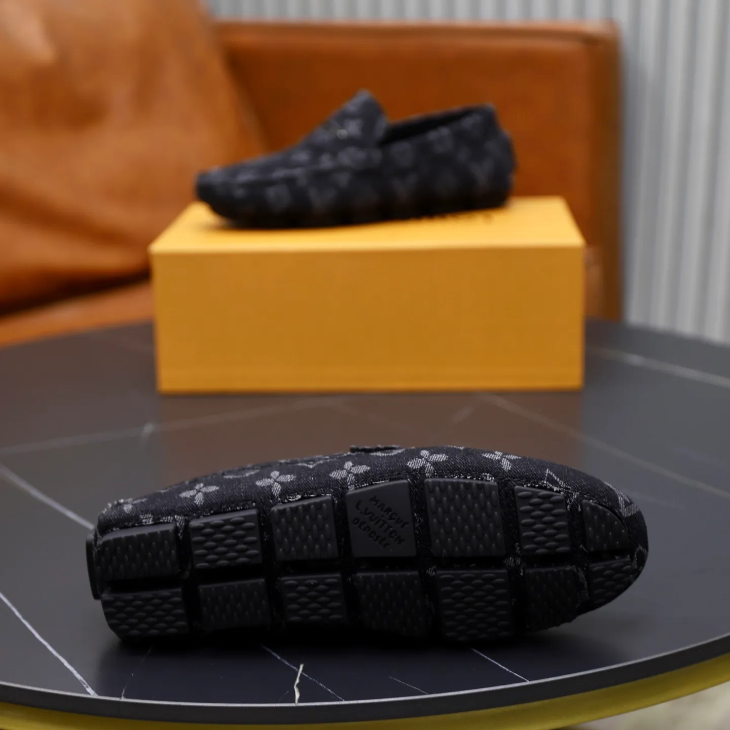 Ex-factory price: 480💰【LV】Louis Vuitton ⚠️High-end men’s driving and pedal series ⚠️38-44 (customized for 45) ⚠️All original cowhide leather! Thick and soft! Made entirely of calfskin lining! Rubber sheet anti-slip beanie sole! Three-dimensional package technology! Fashionable and classic! Handicrafts! Original high quality! Feel free to compare!